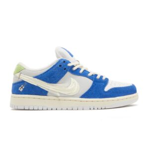 Nike SB Dunk Low Pro