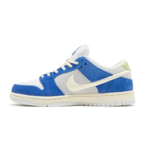 Nike SB Dunk Low Pro