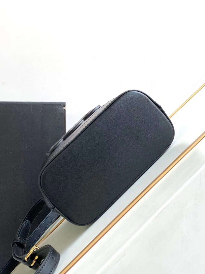 Celine Small Bucket Cuir Triomphe Mini Black Bucket Bag 19.5x16x7cm