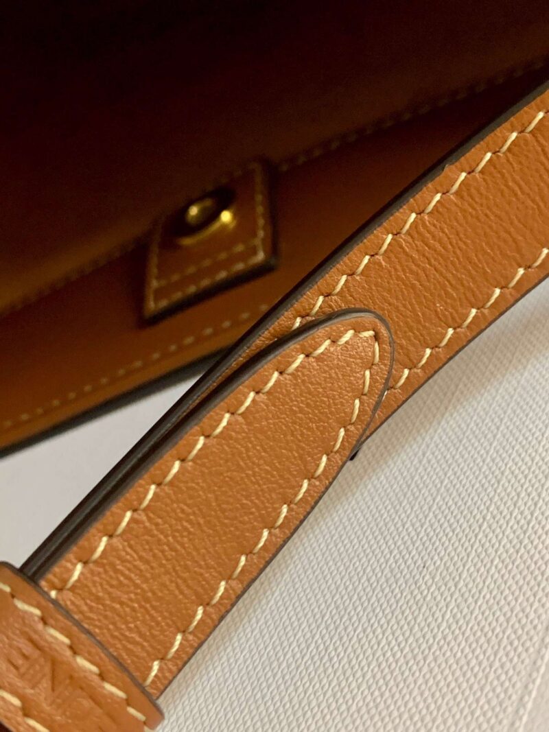 Celine Small Bucket Cuir Triomphe Brown Bucket Handbag 30x22x12cm