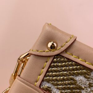 Louis Vuitton LV Petite Box Shape Lock Plated Gold Handbags 20×12.5x5cm
