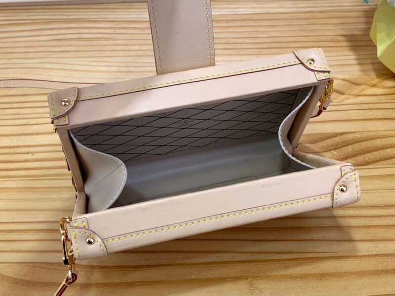 Louis Vuitton LV Petite Box Shape Lock Plated Gold Handbags 20×12.5x5cm