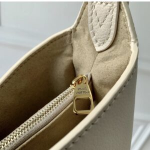 Louis Vuitton LV Lowkey Lock Pattern Woman’s Handbags 26x18x7cm