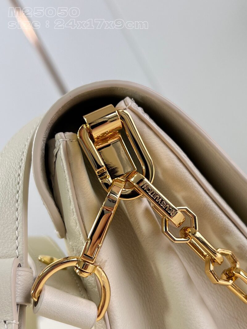 Louis Vuitton LV Dauphine Soft Women’s White Cowhide Leather Bag 24x17x9cm