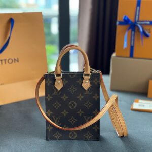 Louis Vuitton LV Petit Sacplat Woman’s Handbags 17x14cm