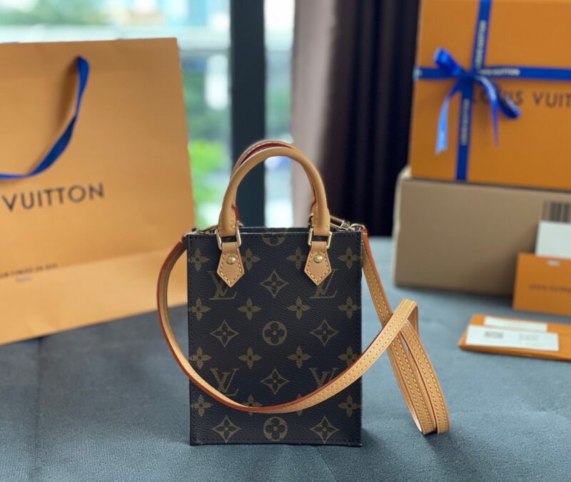 Louis Vuitton LV Petit Sacplat Woman’s Handbags 17x14cm