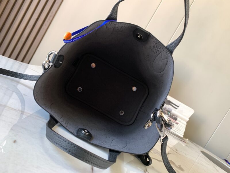 Louis Vuitton LV Blossom PM Mahina Black Handbags 20x20x12.5cm