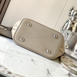 Louis Vuitton LV Blossom PM Mahina Handbags 20x20x12.5cm