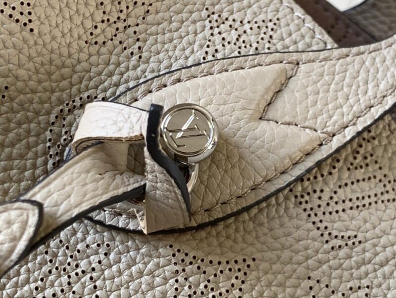 Louis Vuitton LV Blossom PM Mahina Handbags 20x20x12.5cm