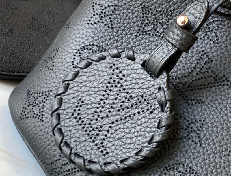 Louis Vuitton LV Blossom PM Mahina Black Handbags 20x20x12.5cm