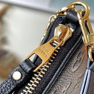 Louis Vuitton LV Easy Pouch On Strap Super Handbags Black 19×11.5x3cm