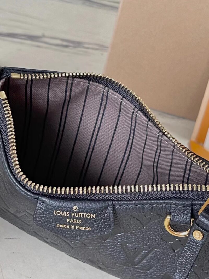 Louis Vuitton LV Easy Pouch On Strap Super Handbags Black 19×11.5x3cm