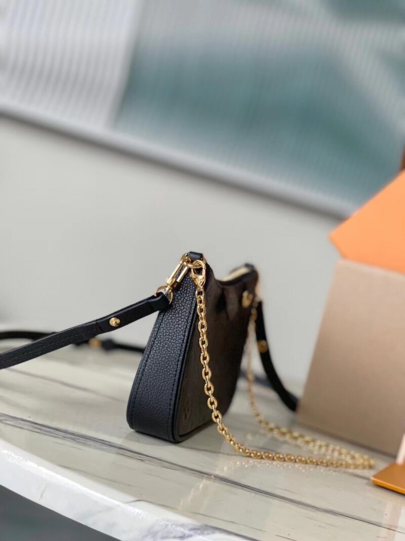 Louis Vuitton LV Easy Pouch On Strap Super Handbags Black 19×11.5x3cm