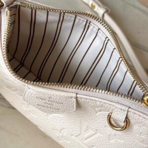 Louis Vuitton LV Easy Pouch On Strap Handbags White Milk 19×11.5x3cm