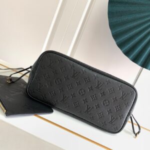 Louis Vuitton LV Never Full Monogram Like Auth Black Handbags 32x29x17cm