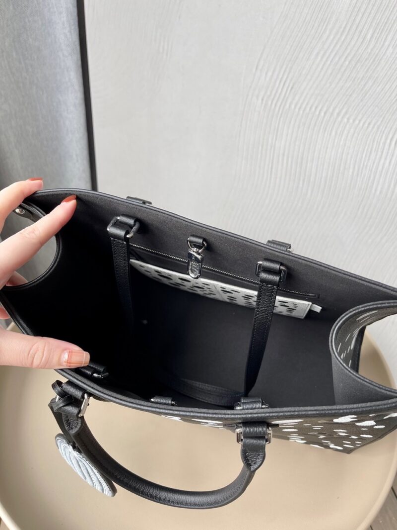 Louis Vuitton LV On The Go Black Polka Dot Pattern Handbags 35x27x14cm