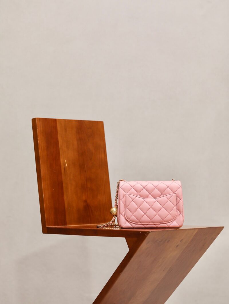 Chanel Classic Woman’s 11 Handbag Pink With Bag Handle Bell 18cm