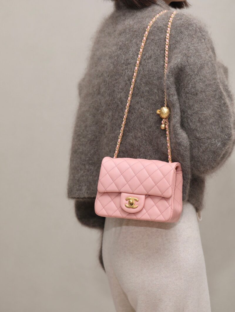 Chanel Classic Woman’s 11 Handbag Pink With Bag Handle Bell 18cm