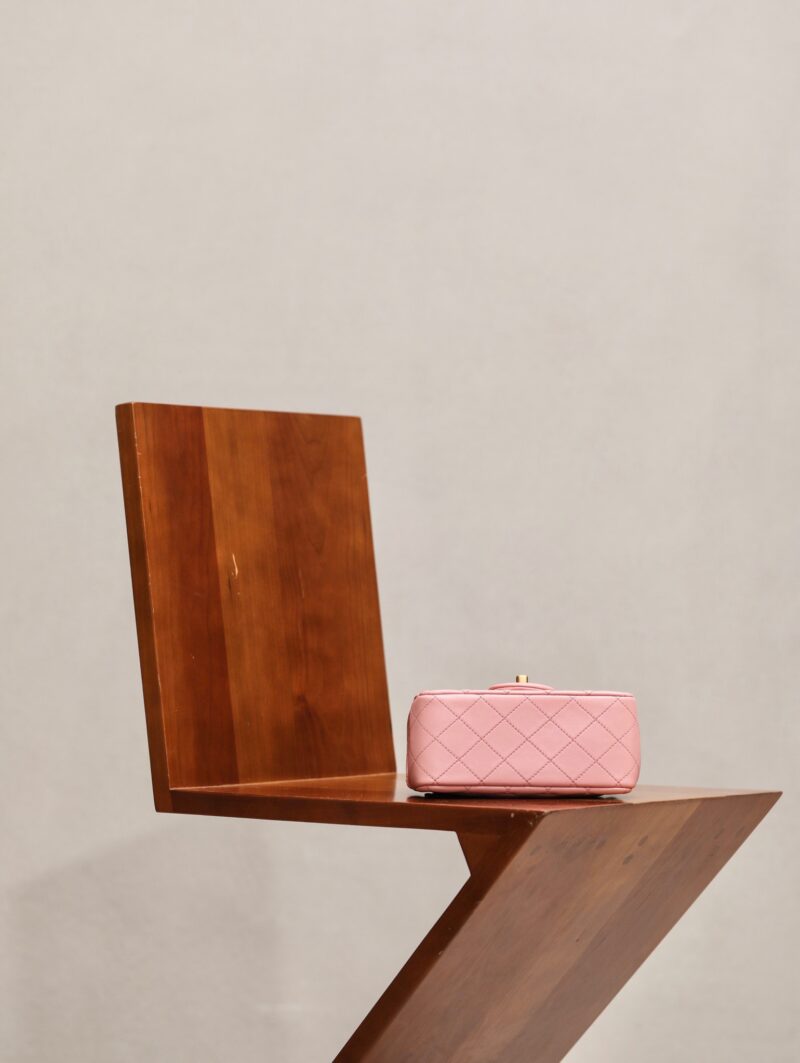 Chanel Classic Woman’s 11 Handbag Pink With Bag Handle Bell 18cm