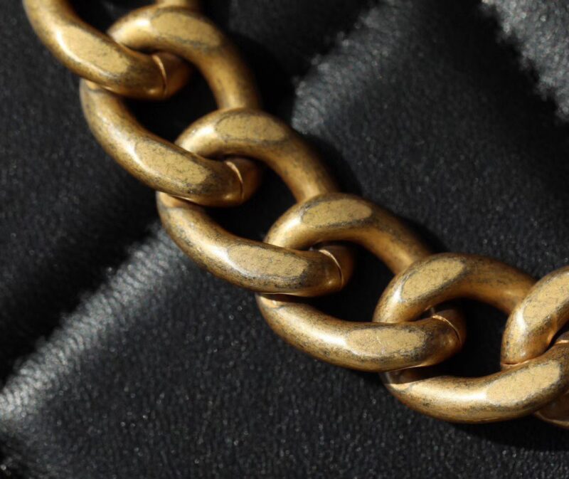 Tui-Xach-Chanel-Woc-C19-Like-Auth-Nu-Da-Cuu-Mau-Den-19cm-9 Chanel Woc C19 Handbag Woman’s Lock Gold Black 19cm