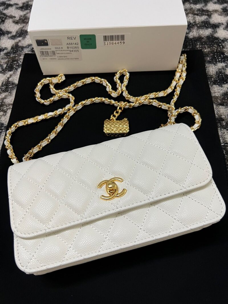 Chanel Woc Charm Handbags White Lizard Skin With Lock Pattern Bag 20cm