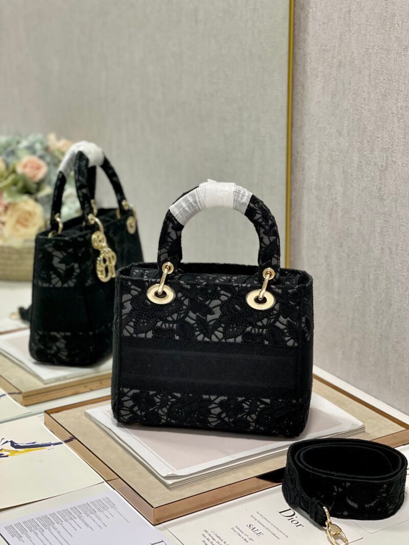 Túi Xách Dior Lady Họa Tiết Ren Hoa Nữ Màu Đen Rep 11 Cao Cấp 24cm