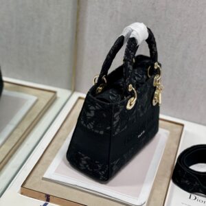Túi Xách Dior Lady Họa Tiết Ren Hoa Nữ Màu Đen Rep 11 Cao Cấp 24cm
