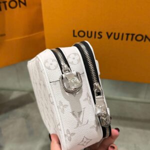 Louis Vuitton LV Alpha Monogram White Handbag 24x16x8cm