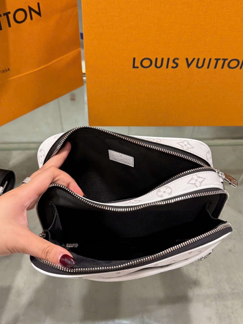 Louis Vuitton LV Alpha Monogram White Handbag 24x16x8cm