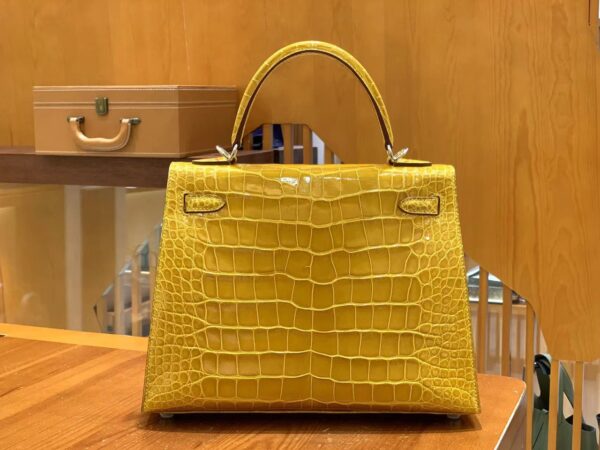 Hermes Kelly bag 25 Sellier Jaune ambre Genuine Alligator Crocodile skin Gold hardware