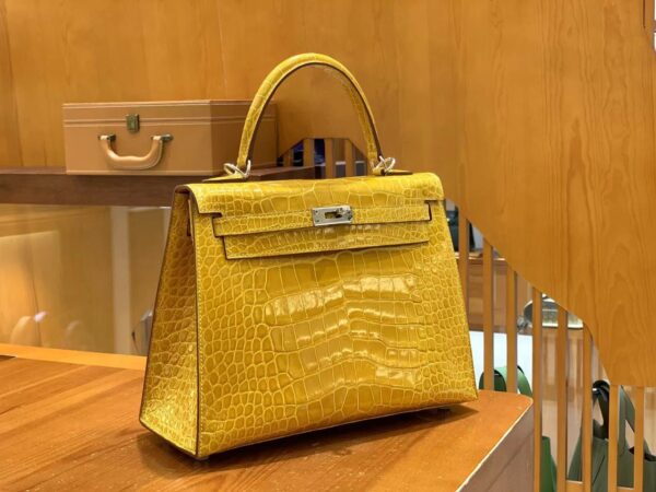 Hermes Kelly bag 25 Sellier Jaune ambre Genuine Alligator Crocodile skin Gold hardware