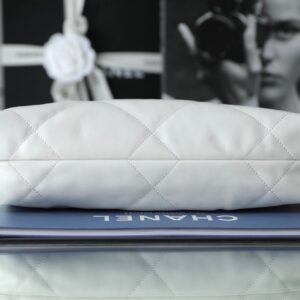 Chanel 11 Handbag 22 Shopping Woman’s White Smooth Leather 35cm