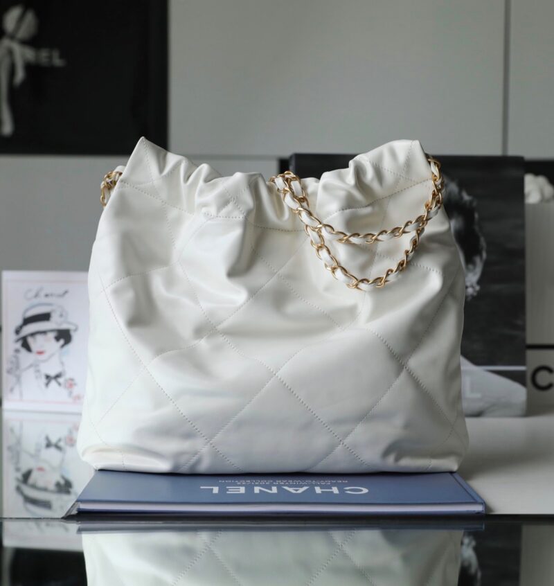 Chanel 11 Handbag 22 Shopping Woman’s White Smooth Leather 35cm