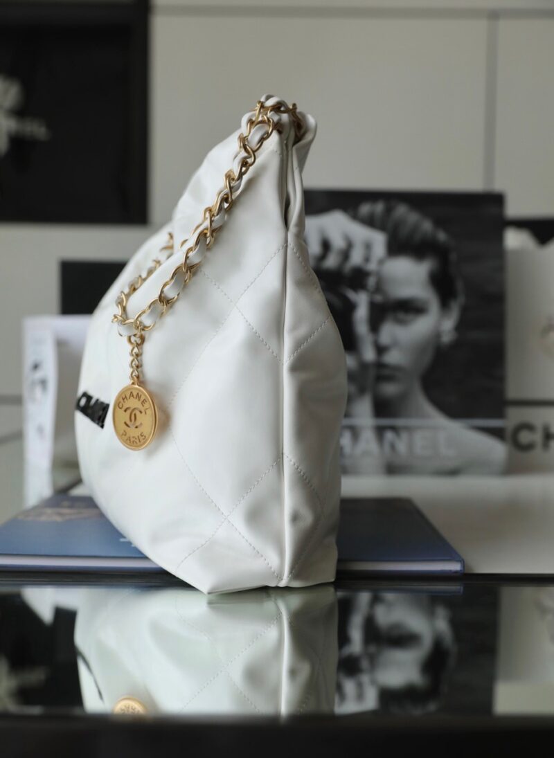 Chanel 11 Handbag 22 Shopping Woman’s White Smooth Leather 35cm