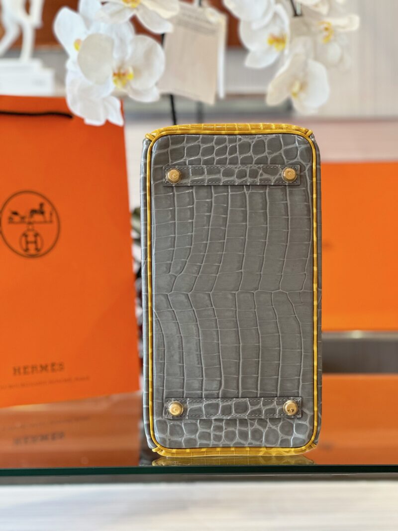 Hermes Birkin 30 Gray/Gold Genuine Crocodile Leather Gold Hardware – Custom Made