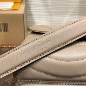 Louis Vuitton LV New Wave Woman’s Cowhide Leather Handbags 24x14x9cm