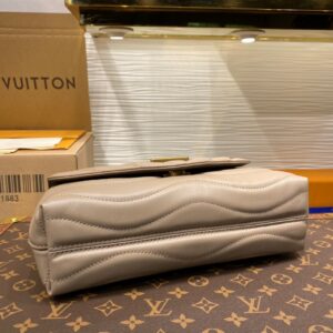 Louis Vuitton LV New Wave Woman’s Cowhide Leather Handbags 24x14x9cm