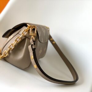 Louis Vuitton LV Favorite Brown Like Auth Handbags Lock Gold 24x14cm