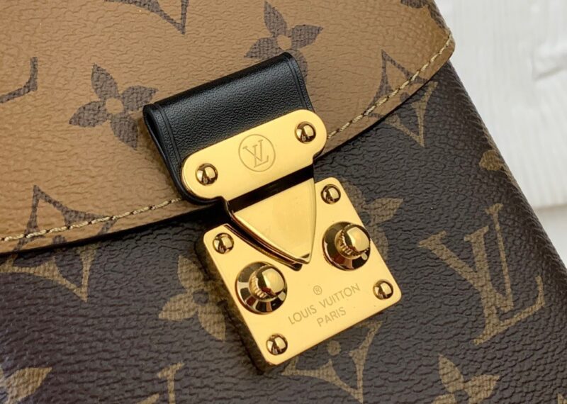 Louis Vuitton LV Camera Box Monogram Like Auth Handbags 12.5×17.6x6cm