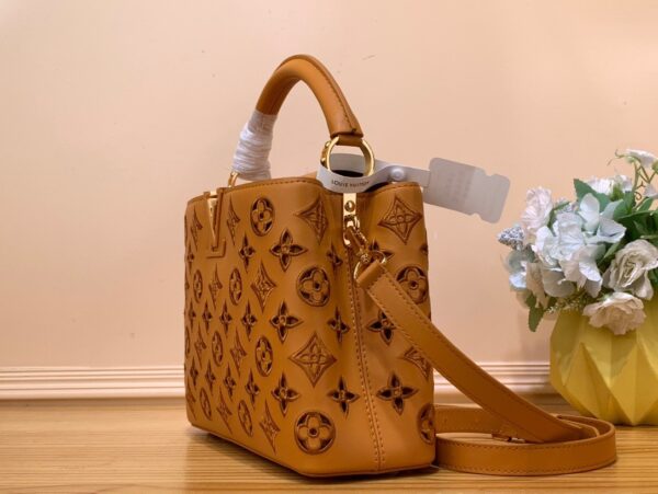 Louis Vuitton LV Capucines BB Brown Raised Pattern Handbags 27x18x9cm