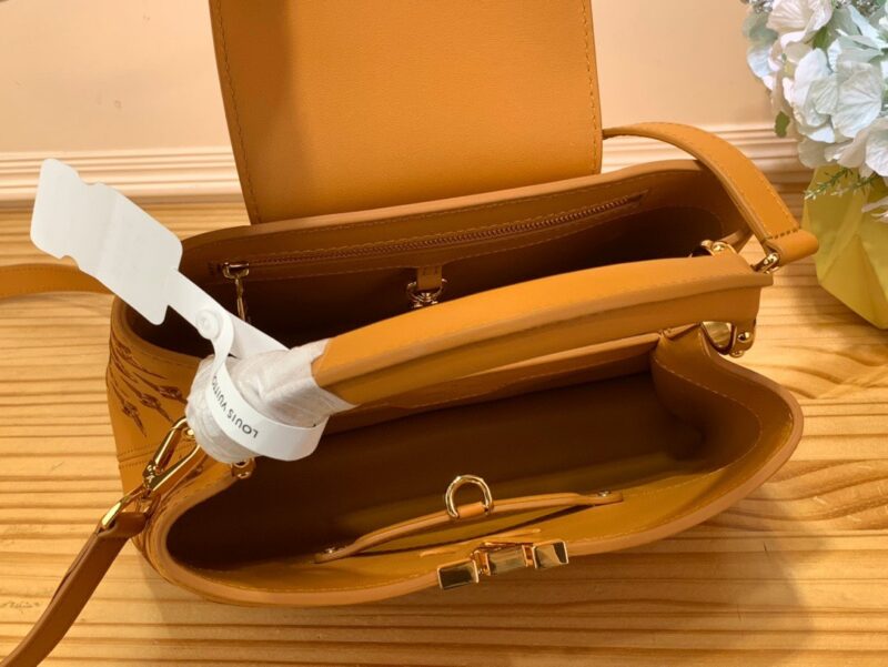 Louis Vuitton LV Capucines BB Brown Raised Pattern Handbags 27x18x9cm