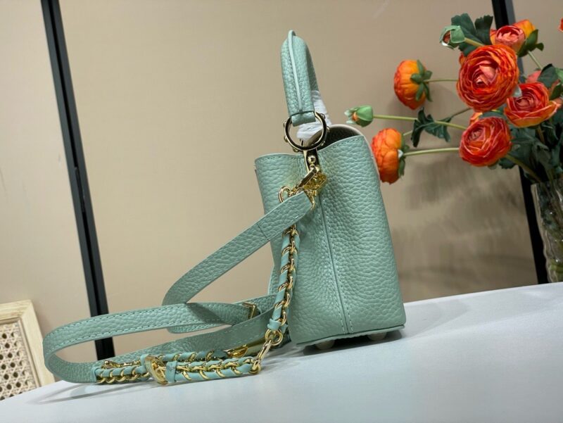 Louis Vuitton LV Capucines BB Cowhide Leather Handbags 21x14x8cm