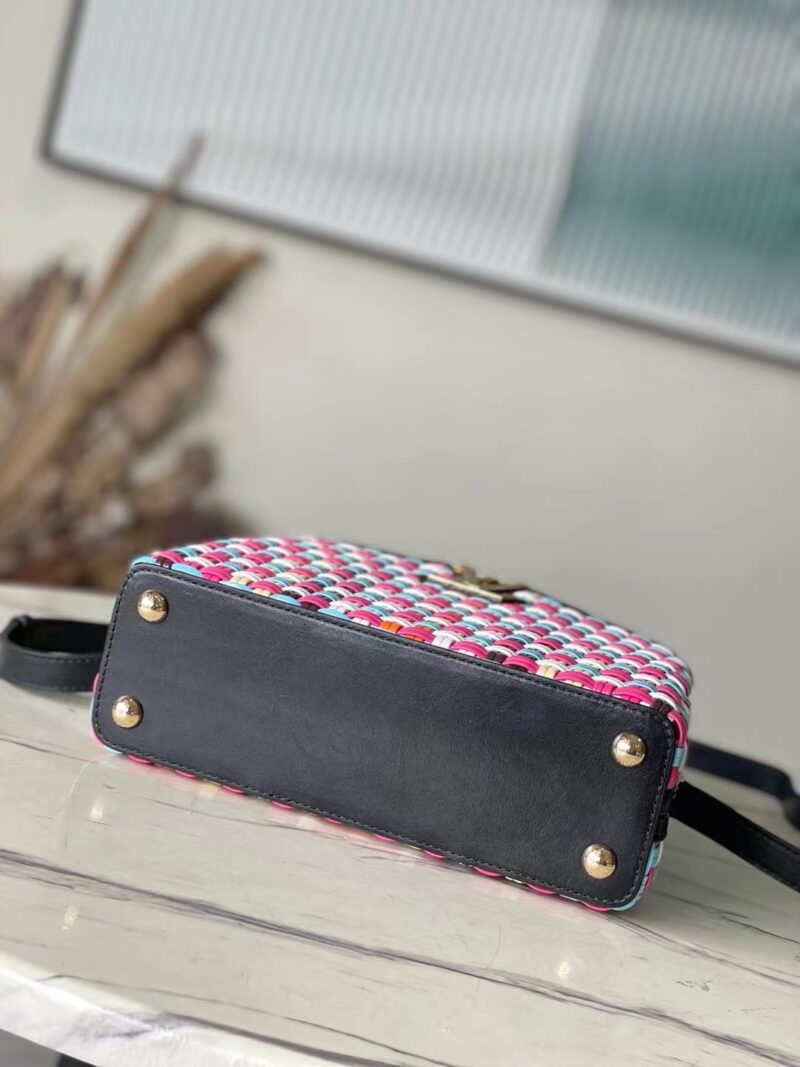 Louis Vuitton LV Capucines Plaid Pattern Handbags 27x18x9cm