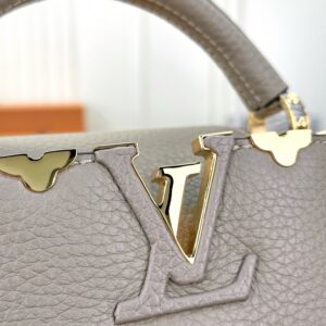 Louis Vuitton LV Capucines Lock Gold Handbags Cowhide Leather 21cm