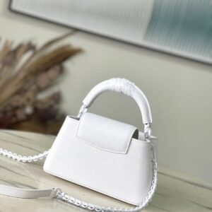 Louis Vuitton LV Capucines Handbags White Leather 21cm
