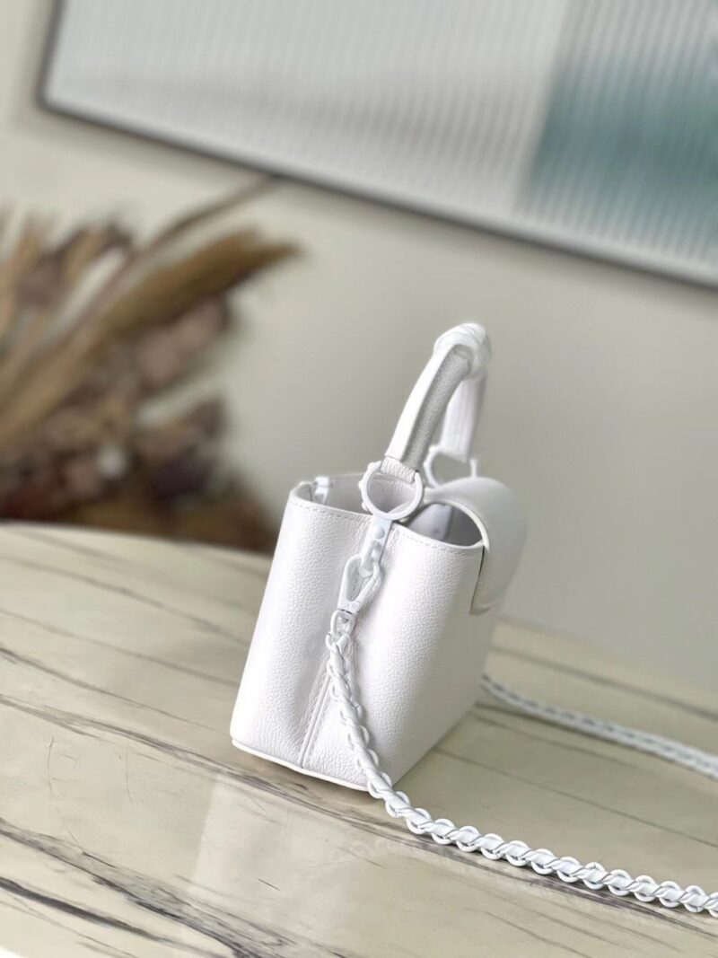 Louis Vuitton LV Capucines Handbags White Leather 21cm