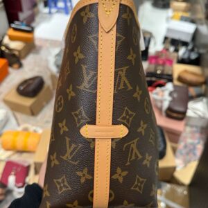 Louis Vuitton Handbags LV Carry All MM Monogram Brown Color 39x30x15cm