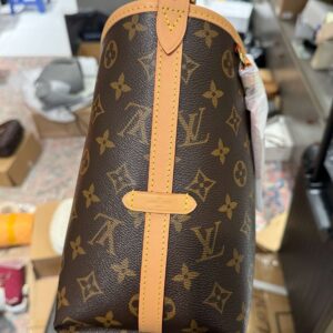 Louis Vuitton Handbags LV Carry All MM Monogram Brown Color 39x30x15cm