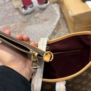 Louis Vuitton Handbags LV Carry All MM Monogram Brown Color 39x30x15cm