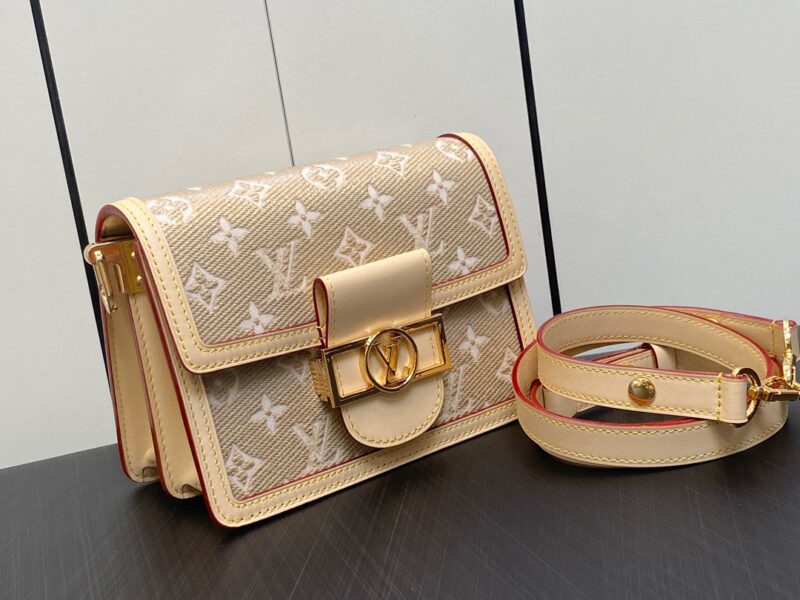 Louis Vuitton LV Dauphine Monogram Like Auth Handbags 20x15x9cm